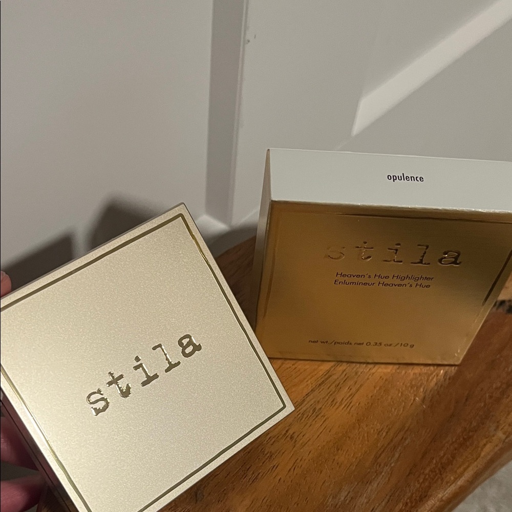 Stila Opulence Heaven's Hue Highlighter - White Pearlescent - Picture 3 of 4